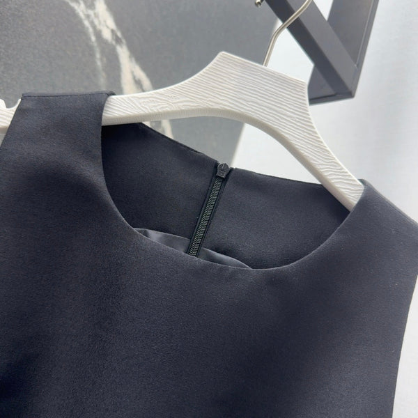 CD 25 Mini abito senza maniche con fiocco in raso nero