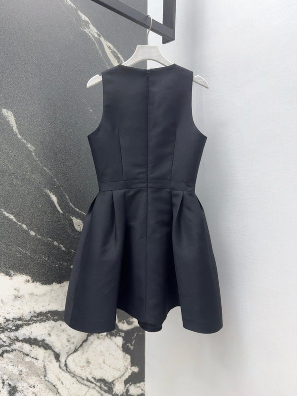 CD 25 Mini abito senza maniche con fiocco in raso nero