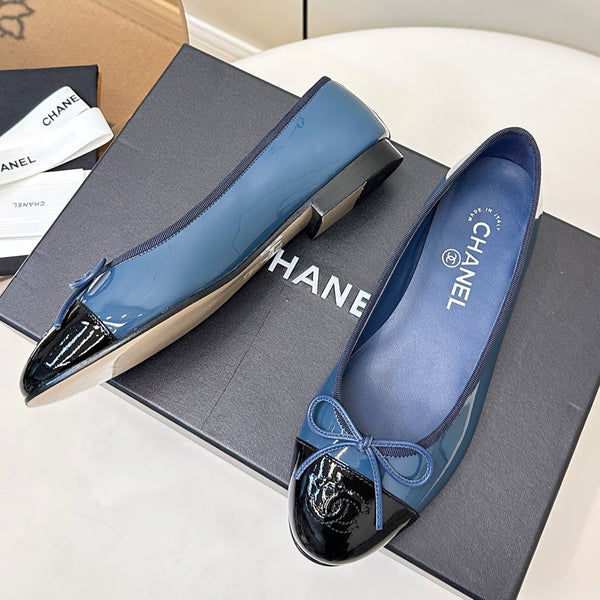 Chanel 25 Ballet Flat Blue Black Patent Leather 469254