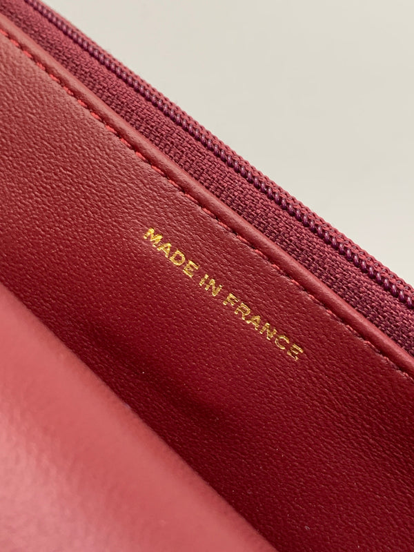 Borsa con manico CC 19 cm Doppia C in pelle di agnello bordeaux, hardware dorato