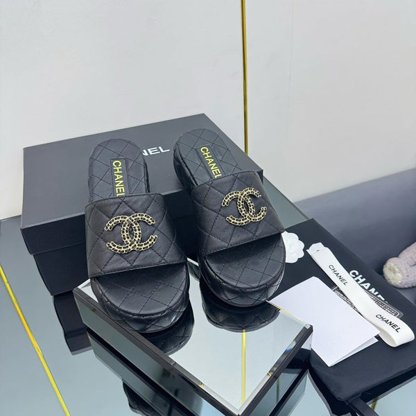 Ciabatta flatform CC 25 in pelle nera 238491