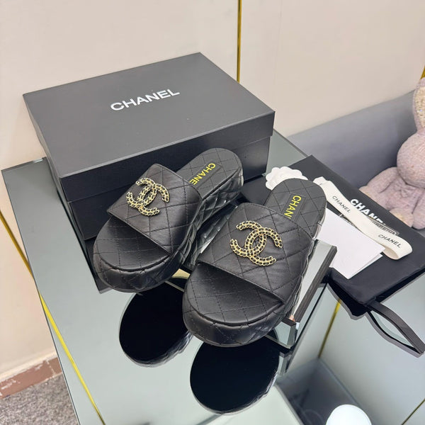 Ciabatta flatform CC 25 in pelle nera 238491