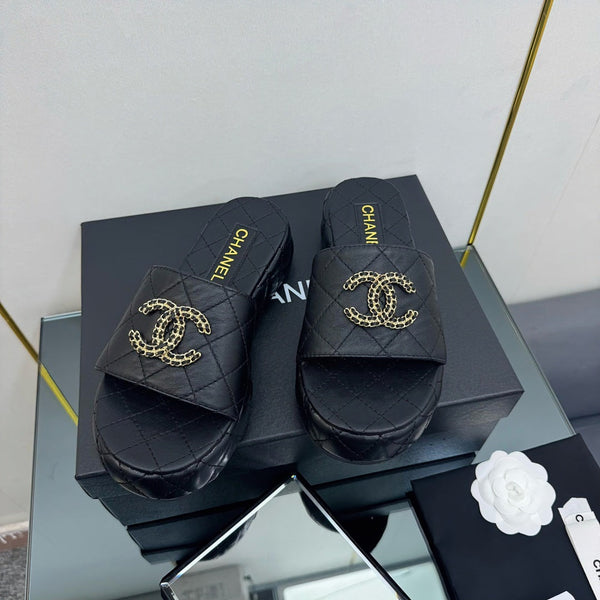 Ciabatta flatform CC 25 in pelle nera 238491