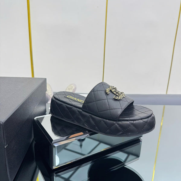 Ciabatta flatform CC 25 in pelle nera 238491