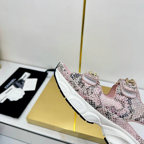 CC 25 Sandals Pink Pearlescent Sheepskin 312943