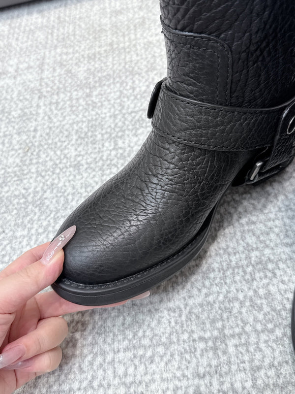 MIU MIU high boots black sheepskin 461852