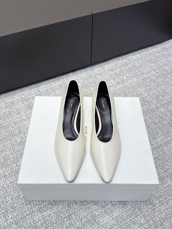 The Row 25ss TR Kitten heel Pointed Toe Shoes 35mm White Sheepskin451303