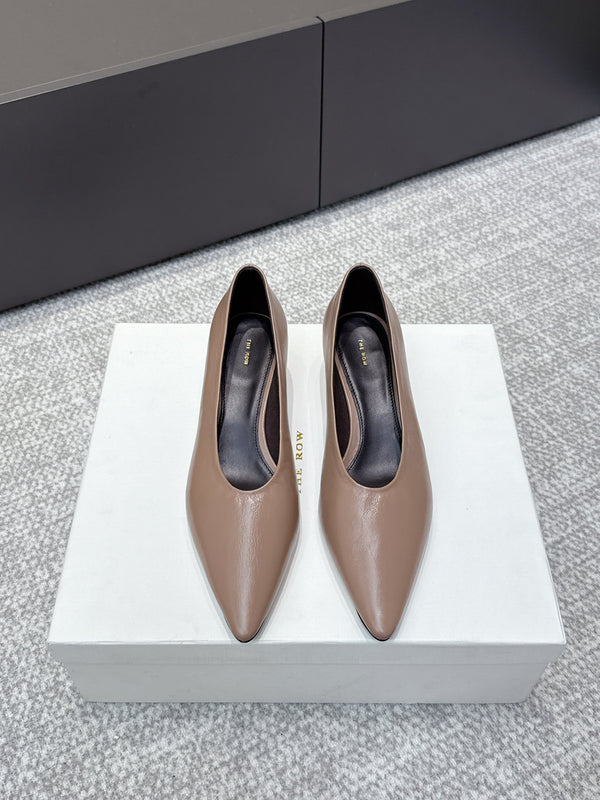 The Row 25ss TR Kitten heel Pointed Toe Shoes 35mm Taupe Blush Sheepskin 451305