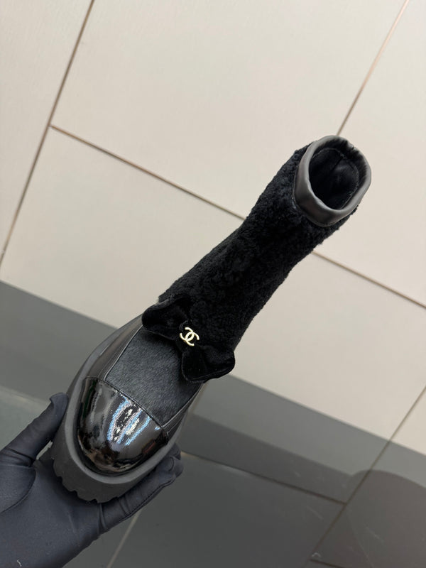 CC platform snow boots black sheepskin and wool 532189