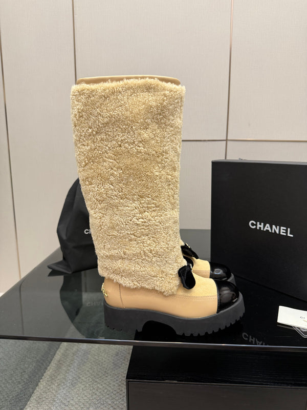 CC knee-high boots beige sheepskin and wool 532191