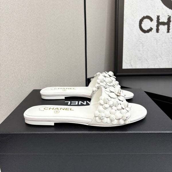 CC 25C Mules Flower White Calfskin