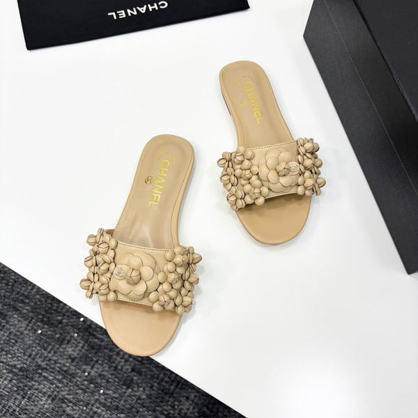 CC 25C Mules Flower Beige Calfskin