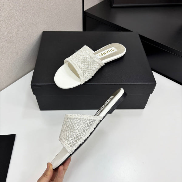 CC 25 Slippers Satin and Sheepskin 270798