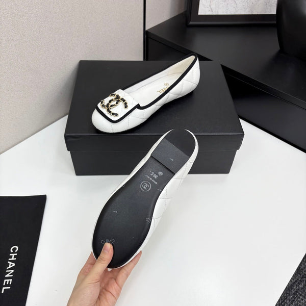 CC 25 Ballet Flat Large Logo White Quilted Calfskin