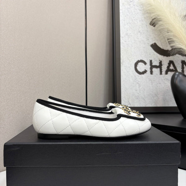 CC 25 Ballet Flat Large Logo White Quilted Calfskin