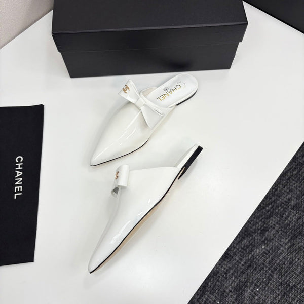 CC 25 Point-Toe Flat Mule White Patent Calfskin 352473