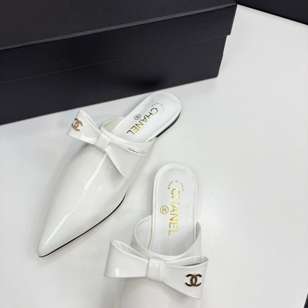 CC 25 Point-Toe Flat Mule White Patent Calfskin 352473