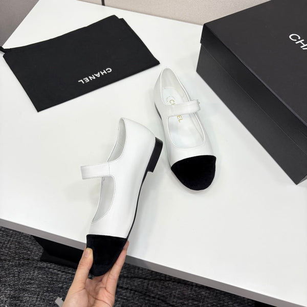 CC 25 Mary Janes In White Sheepskin And Black Grosgrain 352466