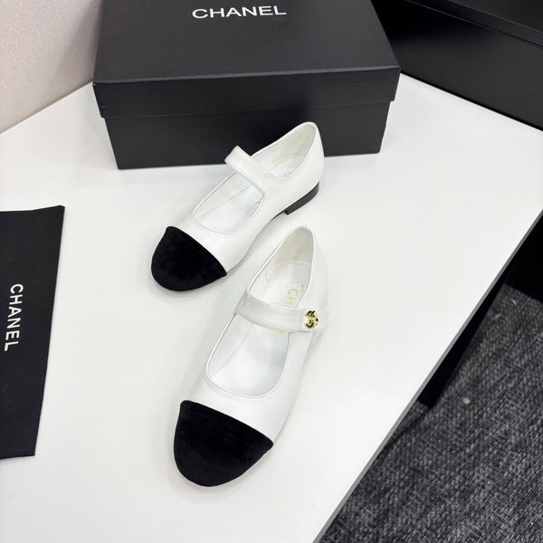 CC 25 Mary Janes In White Sheepskin And Black Grosgrain 352466