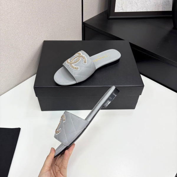 CC 25 Doubble Chain Embroidered Slippers Grey Quilted Sheepskin 352488