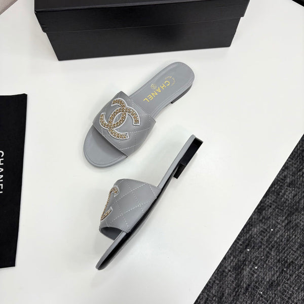 CC 25 Doubble Chain Embroidered Slippers Grey Quilted Sheepskin 352488