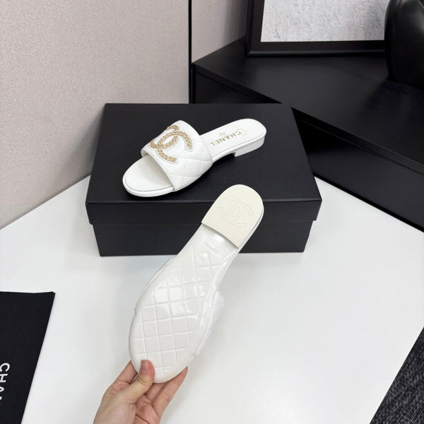 CC 25 Doubble Chain Embroidered Slippers White Quilted Sheepskin 352489