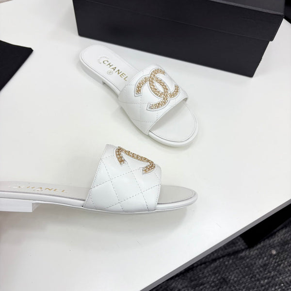 CC 25 Doubble Chain Embroidered Slippers White Quilted Sheepskin 352489