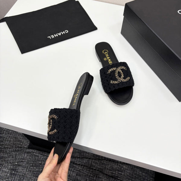 CC 25 Doubble Chain Embroidered Slippers Black Fabric And Sheepskin 352493