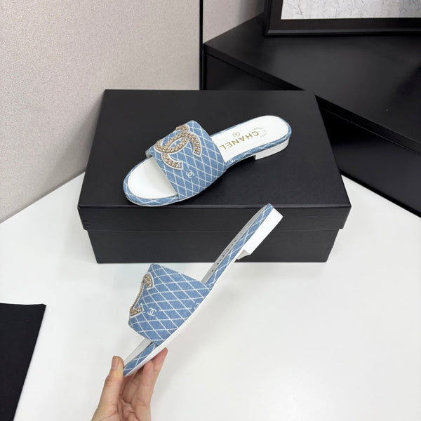 CC 25 Doubble Chain Embroidered Slippers Light Blue Fabric 352497