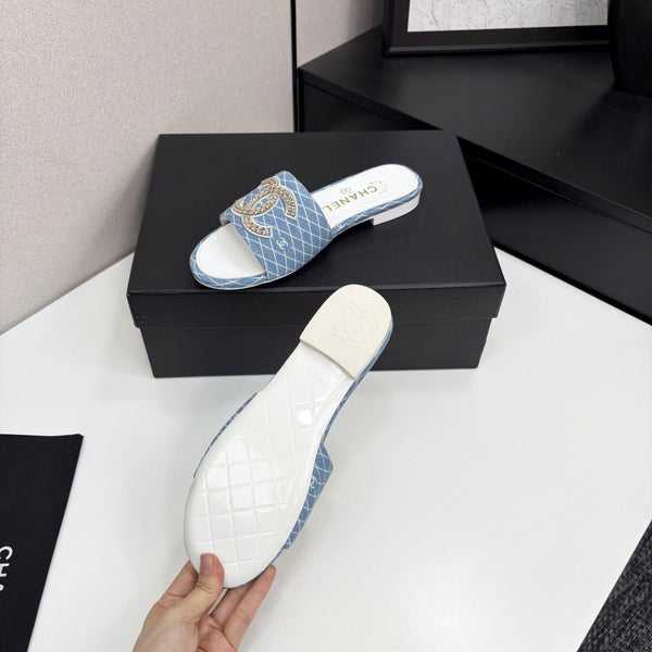 CC 25 Doubble Chain Embroidered Slippers Light Blue Fabric 352497