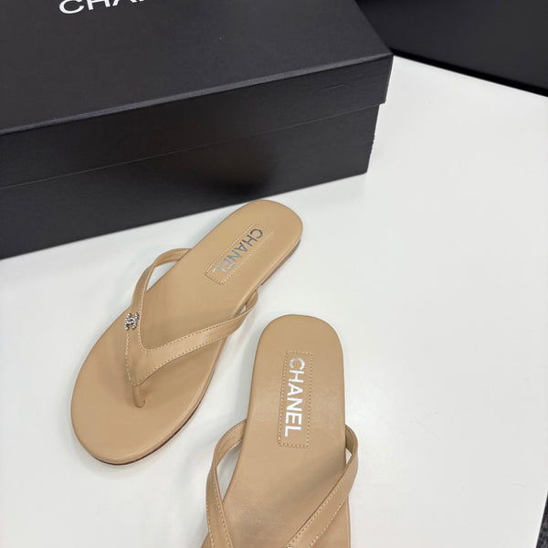 CC Crystal Logo Thong Sandal Beige Sheepskin 352476