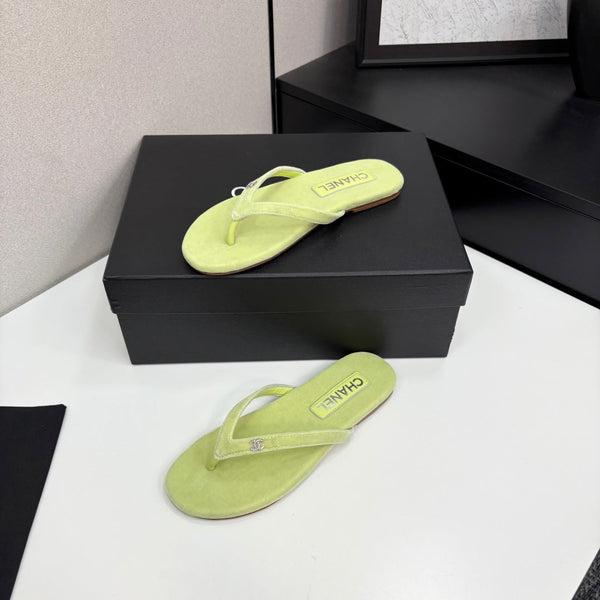 CC Crystal Logo Thong Sandal Lime Velvet 352480
