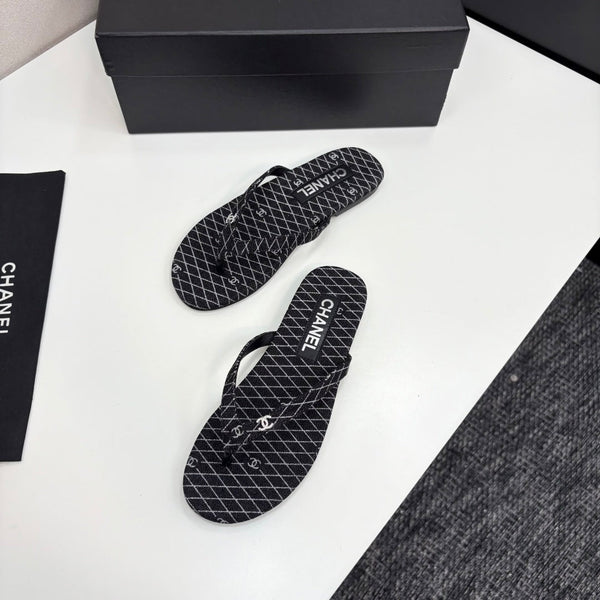 CC Crystal Logo Thong Sandal Black Fabric And Sheepskin 352485