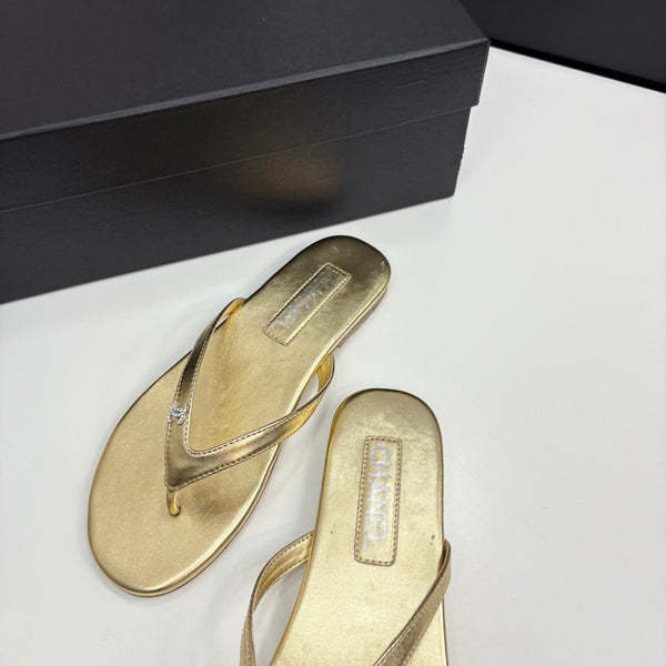 CC Crystal Logo Thong Sandal Gold Metallic Sheepskin 352487
