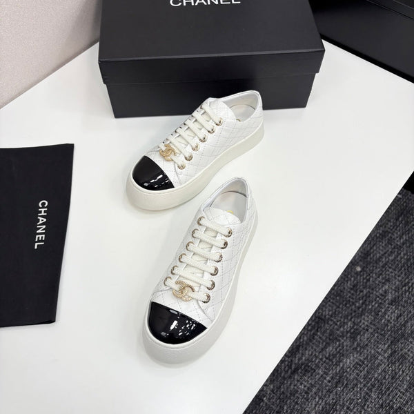 CC25 Lace-up Sneakers White Cowhide And Black Patent Leather 352499