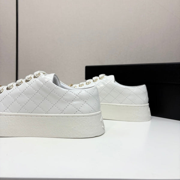 CC25 Lace-up Sneakers White Cowhide And Black Patent Leather 352499