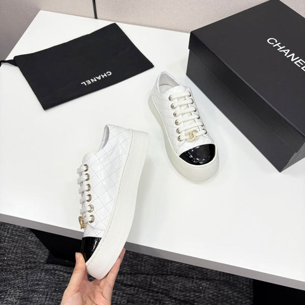 CC25 Lace-up Sneakers White Cowhide And Black Patent Leather 352499