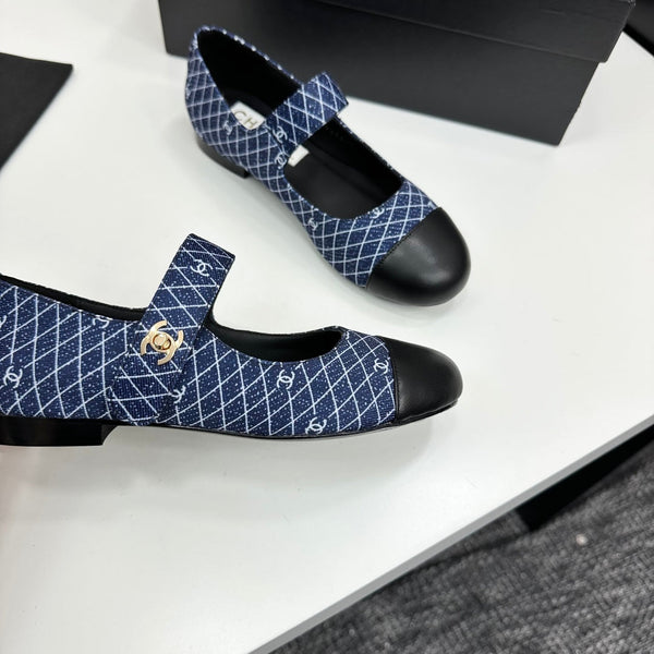 CC25 Mary Janes Navy Blue Fabric And Black Cowhide 352508