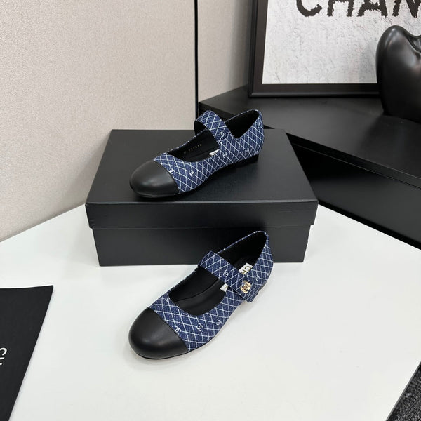 CC25 Mary Janes Navy Blue Fabric And Black Cowhide 352508