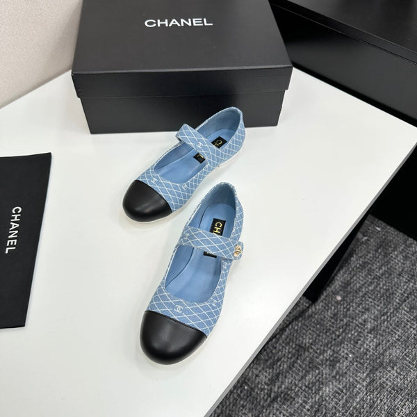 CC25 Mary Janes Light Blue Fabric And Black Cowhide 352509