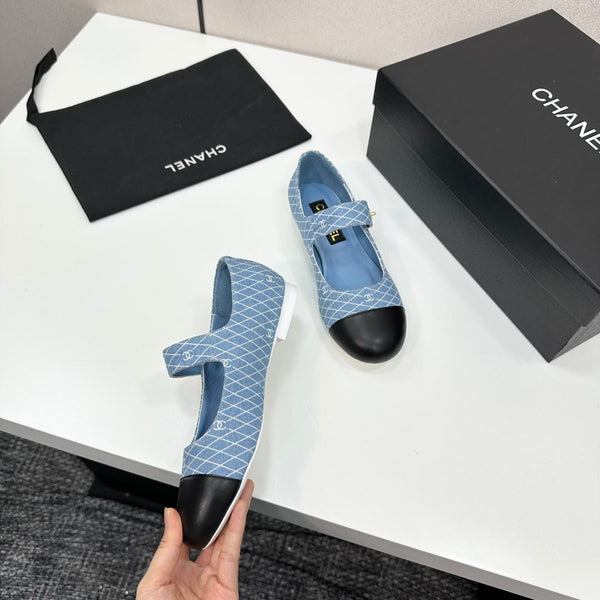 CC25 Mary Janes Light Blue Fabric And Black Cowhide 352509