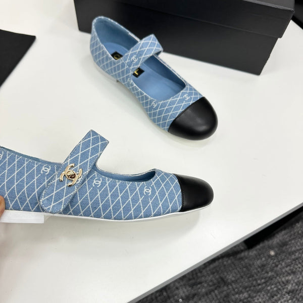 CC25 Mary Janes Light Blue Fabric And Black Cowhide 352509