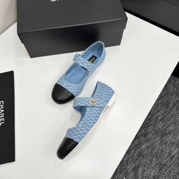 CC25 Mary Janes Light Blue Fabric And Black Cowhide 352509