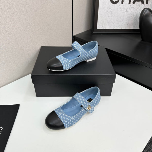 CC25 Mary Janes Light Blue Fabric And Black Cowhide 352509