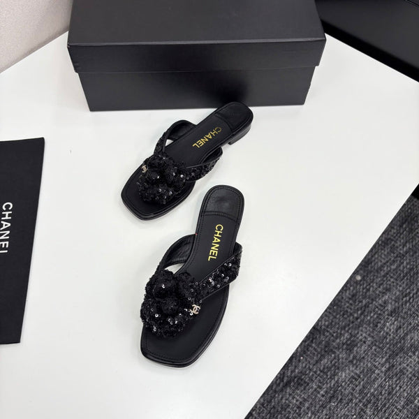 CC 25 Camellia Thong Sandals Black Coarse Glitter Fabric And Sheepskin 368835