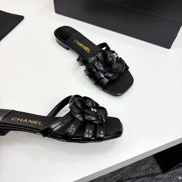 CC 25 Camellia Open Flat Mule Black Sheepskin 368847