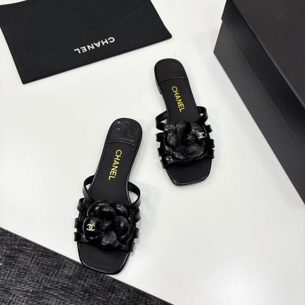 CC 25 Camellia Open Flat Mule Black Sheepskin 368847