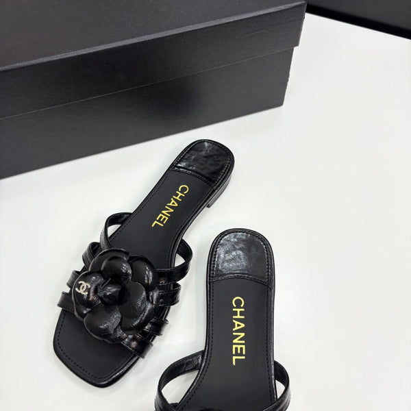 CC 25 Camellia Open Flat Mule Black Sheepskin 368847