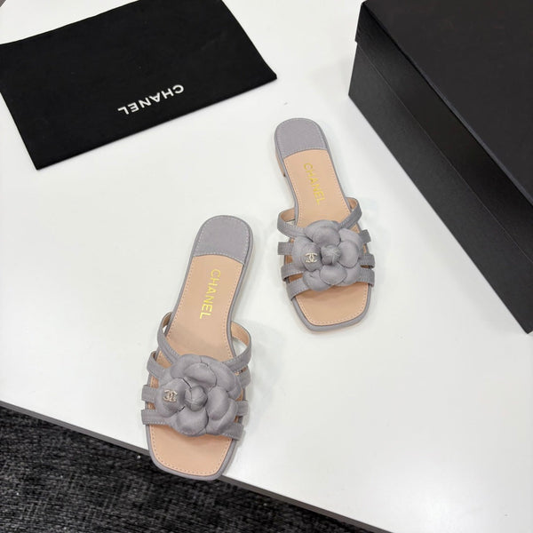 CC 25 Camellia Open Flat Mule Grey Beige Sheepskin And Fabric 368848