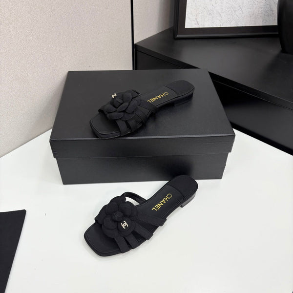 CC 25 Camellia Open Flat Mule Black Sheepskin And Fabric 368850